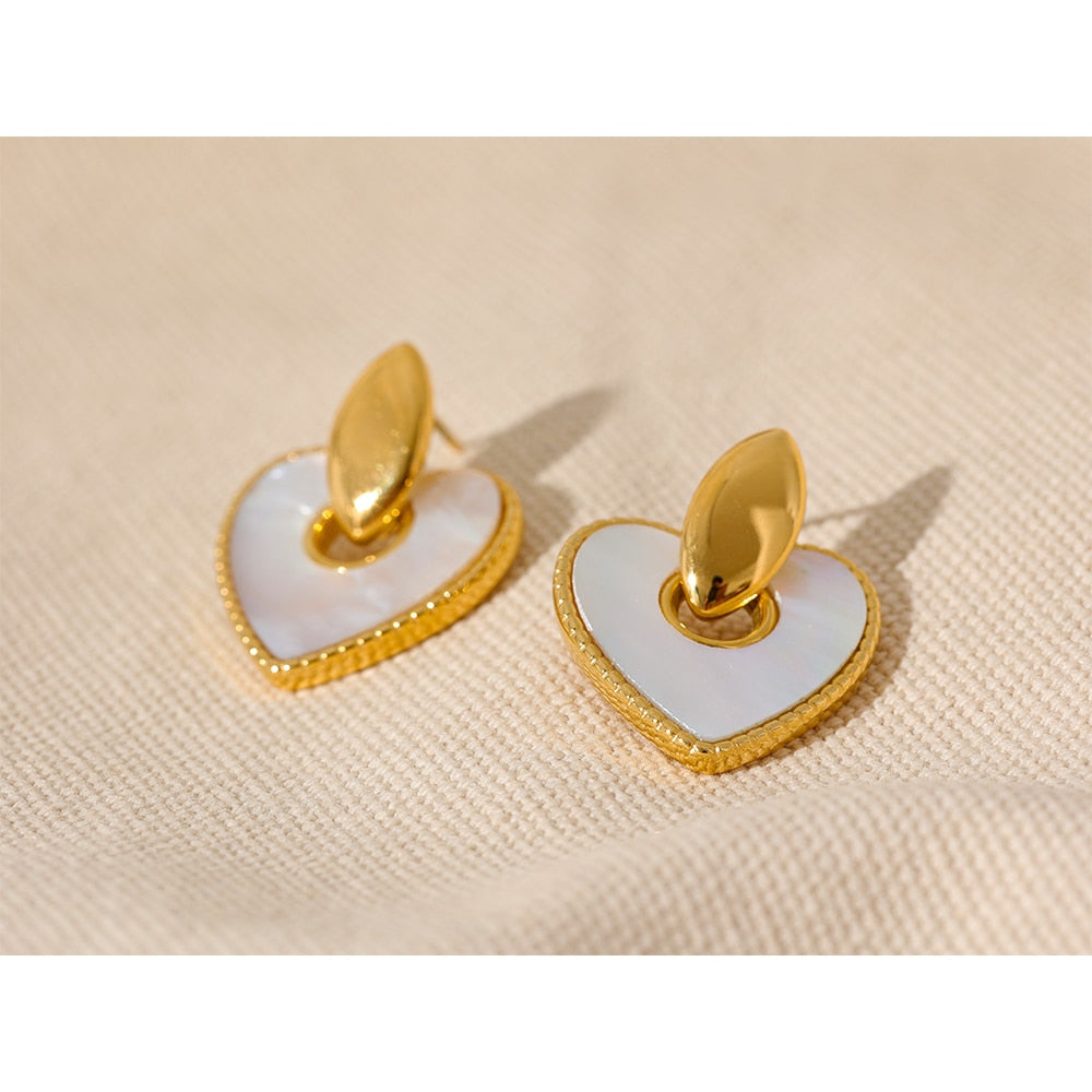 Delicare Earrings