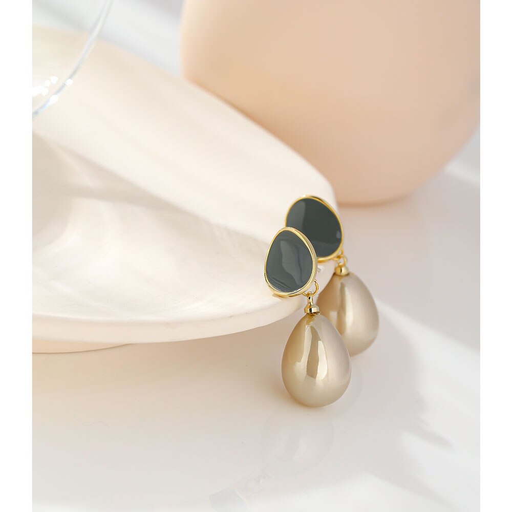 Pearls Dangle Earrings